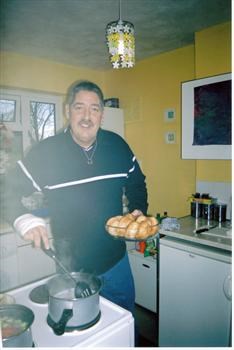 Cooking Xmas Dinner at Hayleys Dec 2004