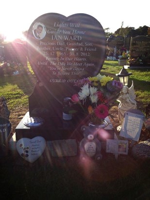 Ian's beautiful headstone xx