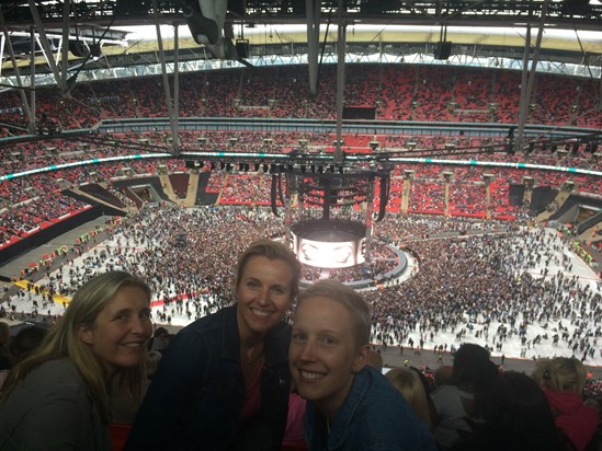 Sisters at Wembley