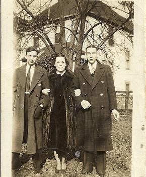 Mom&Brothers 1938