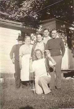Aunt Mary Jane, Granpa & Grandma Roe, Great Grandma Collen, Charlie Amadon, and Dad