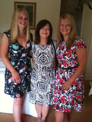 Enjoying quality time for moms 60th. Gaye, Mom and Tracey xxx