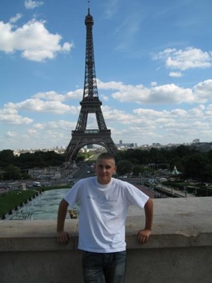 Dean in Paris Aug 06
