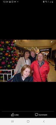 Dumbarton and District MS Christmas shopping trip at Silverburn ❤ 