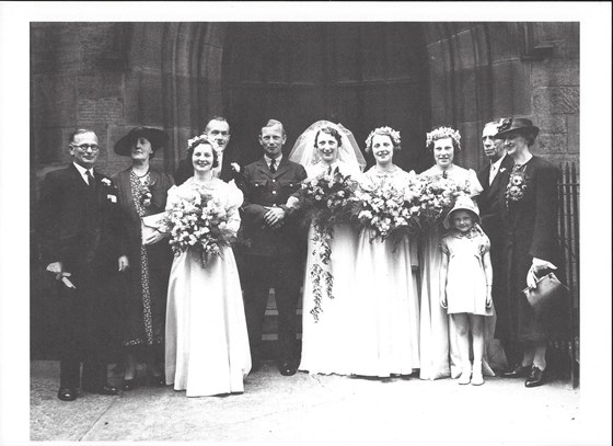 Mum & Dad wedding 1.6.1940 family group