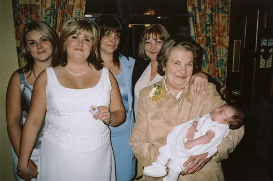 2003-Mum's favorite photo with all her girls