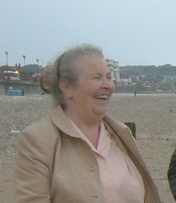 2006-Seaside Nana, always happy with her family[1]