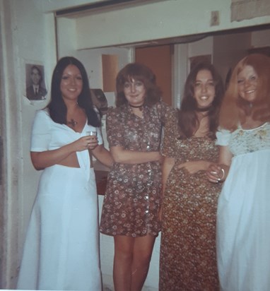 Marilyn, Pam, Allyson and Lelly at Sussex University 