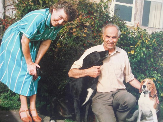 With Mum, Kerry and the beagle at Lodge Farm.