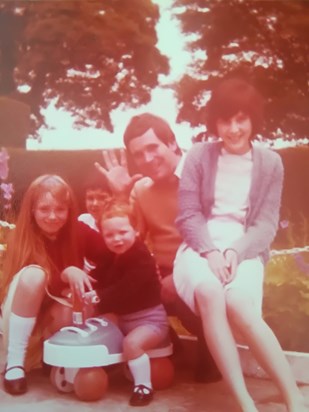 I think this is Tasha with uncle Bill, Jennifer, Terence and Jona