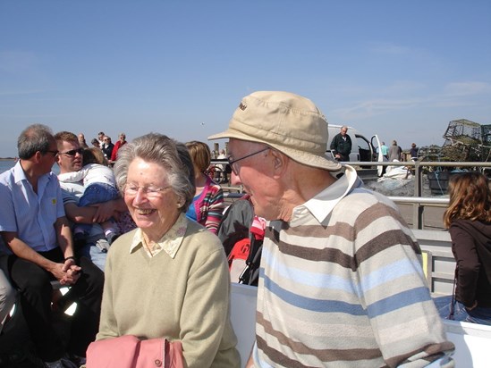 2009 - Jack & Joan - Another expedition to go round Hengistbury Head