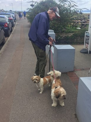 2017 - Jack the Dog Lover with Betsy and Mutley at Barton on Sea