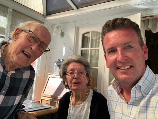 2019 - Neil Manning - A Welcome Surprise Visit to Highcliffe   14 Sept 2019