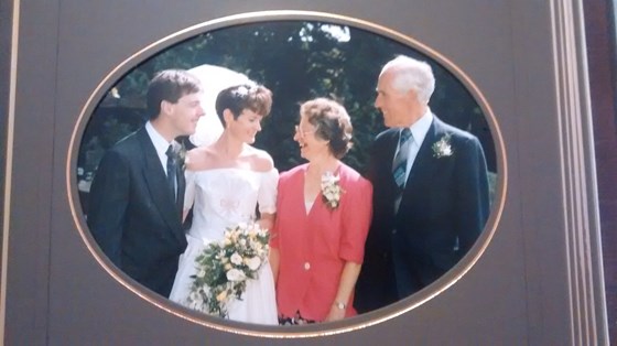 1992 - Pauline's Wedding with Mum and Dad