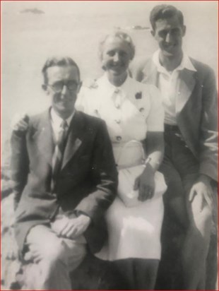 1946 - Jack with Florence & James (Parents)