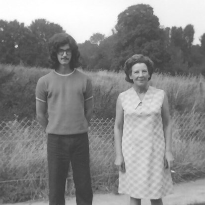 1973 Pat and Mum