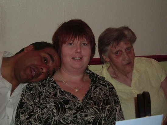Shaun, Manda and Mum
