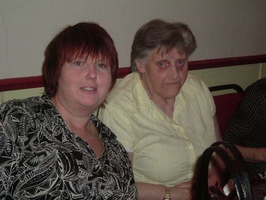 Amanda and Mum qround 2009