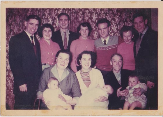 willie, may, george, alice, billy a, jessie, harry, mum, margaret, dad, babies, duncan, audrey and john