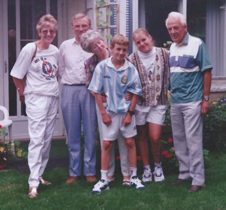In Canada with Mum, Brian, Gilly, Dad, Ivan and Me
