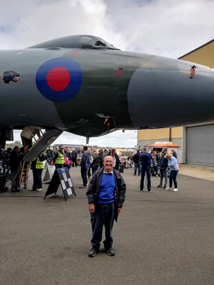 Vulcan bomber visit