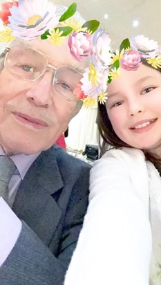 Niamh teaching her Great Uncle David all about Snapchat ??