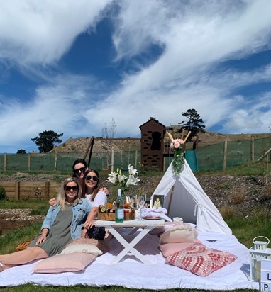A picnic with your girls