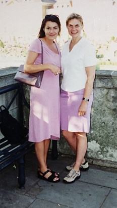 August 2000. Ruth Thompson and Susie in Richmond upon Thames