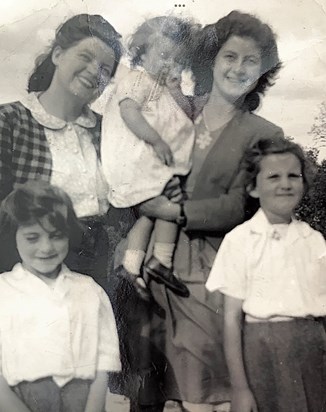 Rosemary with her sisters, Lesley, Sonia and Julie, and their Mother Kathleen