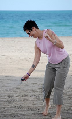 Releasing Charlie's ashes on Hollywood Beach 2008