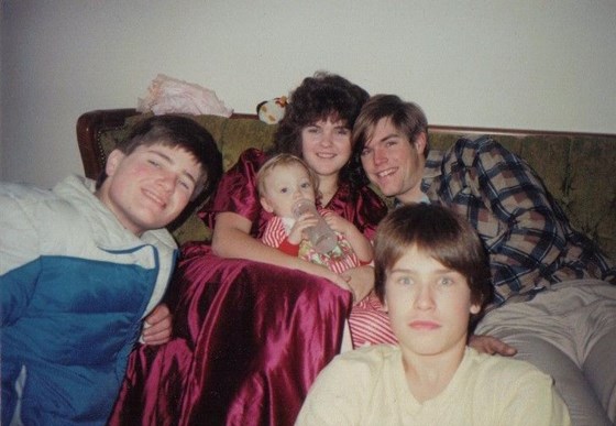 Robyn with brothers 1985