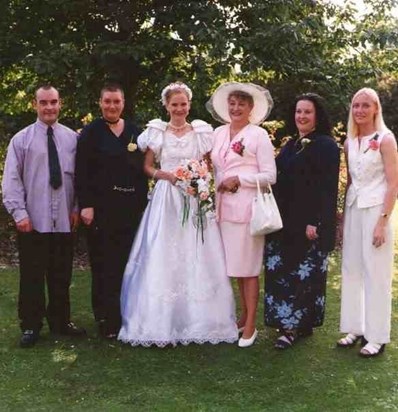 Mam and family at Joanne & Andrews wedding