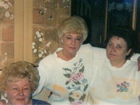 Linda's Mom?, Linda & Carol