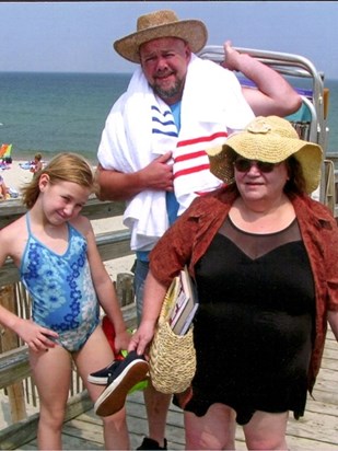 Destiny, Geoff & Gram At The Beach (Summer 2008?)