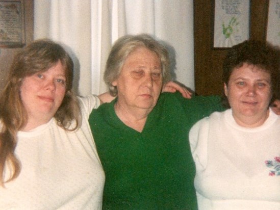 Gloria, Mom & Carol