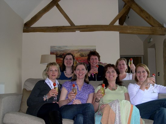 Pals and prosecco - the perfect combination!