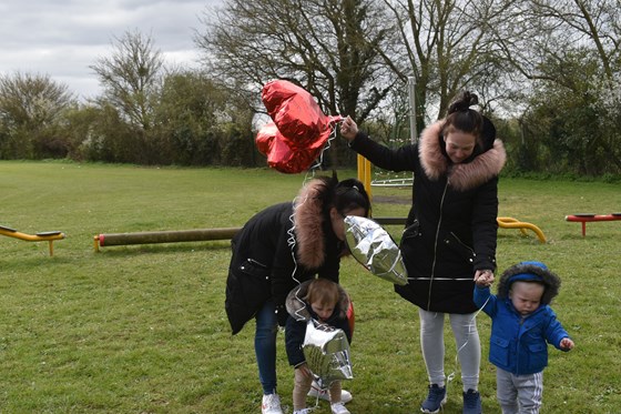 Your sister, daughter, granddaughter and nephew sent your balloons flying to baby girl