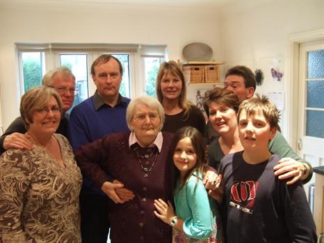 Jenny, Jim, Mark, Mum, Sally, Nancy, Mandy, Rob and Elliott at Mandy's house.