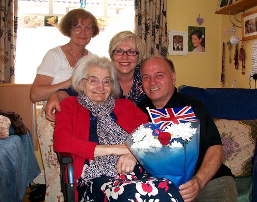 Queen's jubilee-Lynda, Mum, Jenny and Peter Page-an old friend