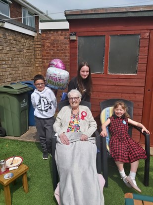 Mum and her grandchildren, Gracie, Ethan & Freya on her 75th birthday celebrations in June 2021. Mum loved this day and despite her illness this photo shows only happiness about being together with her loved ones ❤