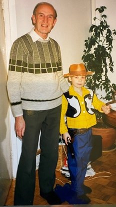 sidney ‘woody’ with dad 