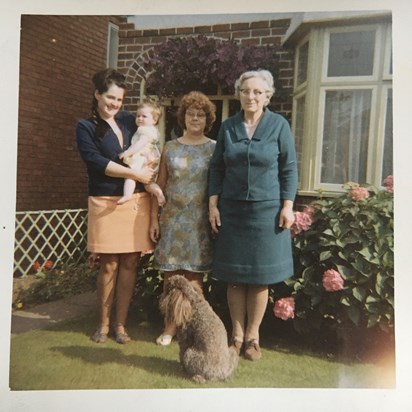 Mother with Caroline and Granny Goodbody