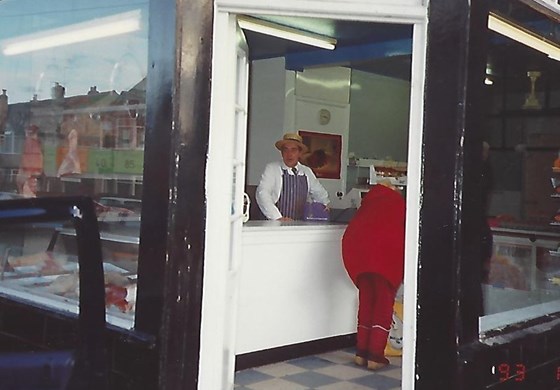 DAD in his shop 1993 (2)