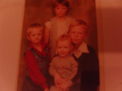 Bernie on the left aged about 4