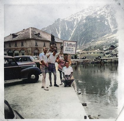 Robin  & friends at St. Gotthard