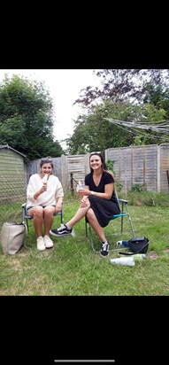 A happy memory with Laura, having an ice cream in Sue’s Garden ! 