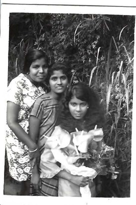 Vasantheny, Sybilla, Doreen in Kandy