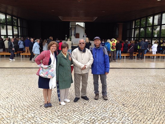 Bernadine with her Mum, Dad, and her 2 Brothers in Fátima 