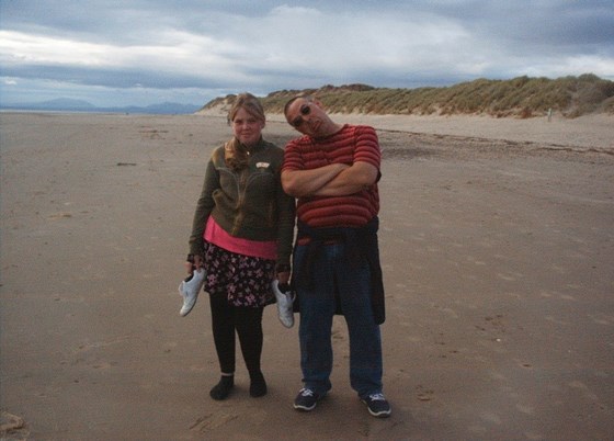Barmouth 2007 - Dad and Daughter - I can be a teenager too!!