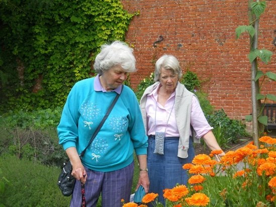 A lovely wander round Hampton Gardens, Leominster - circa 2010